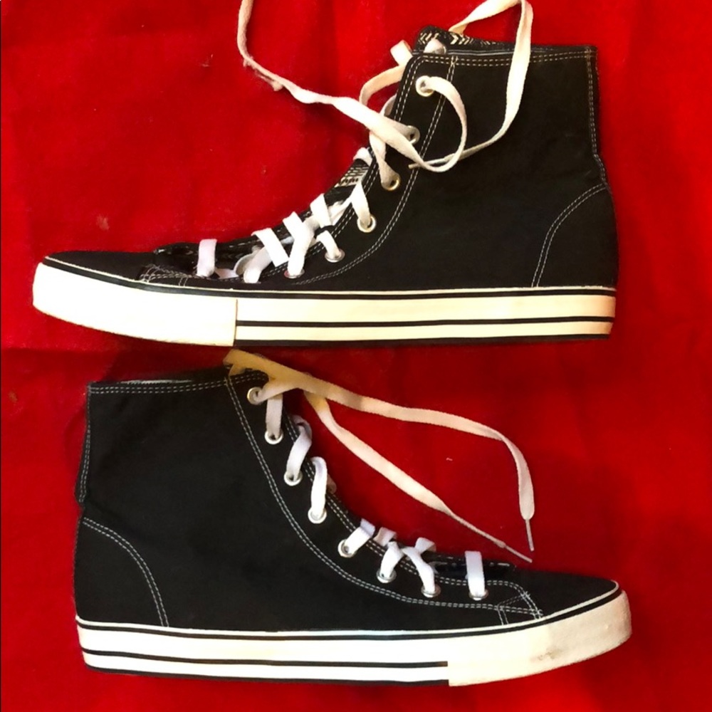 Men’s high top black sneakers size 12